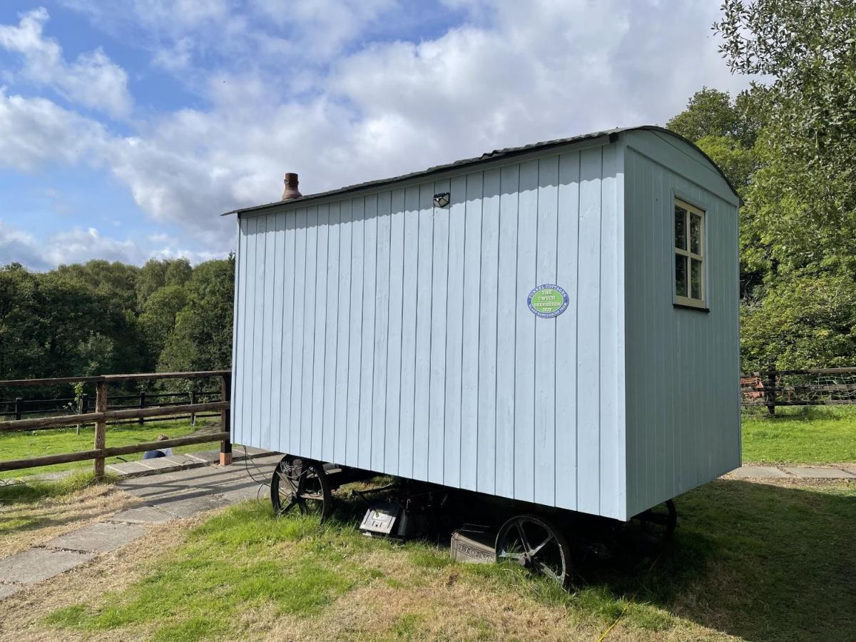 Tunnel Cottages At Blaen-Nant-Y-Groes Farm Aberdare Room photo